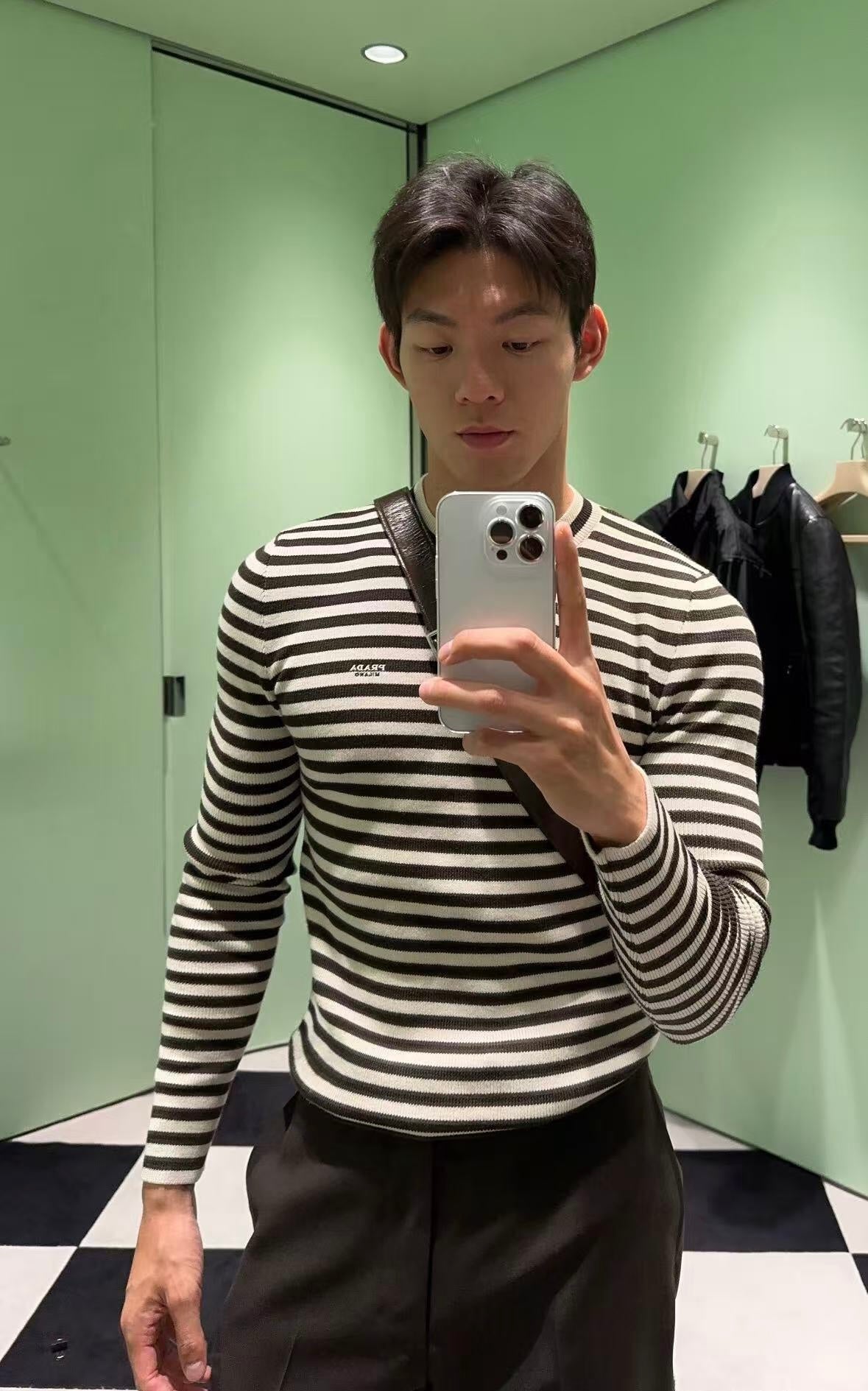 2026 New GS Striped Embroidered Crew-Neck Jumper (25341-B30)