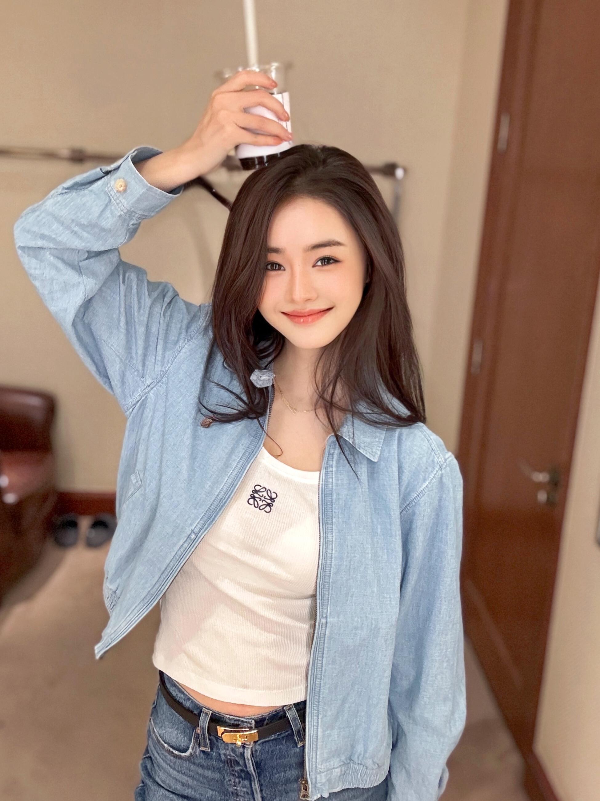 2026 New GS Colour Embroidered Denim Jacket (CC904-B60)