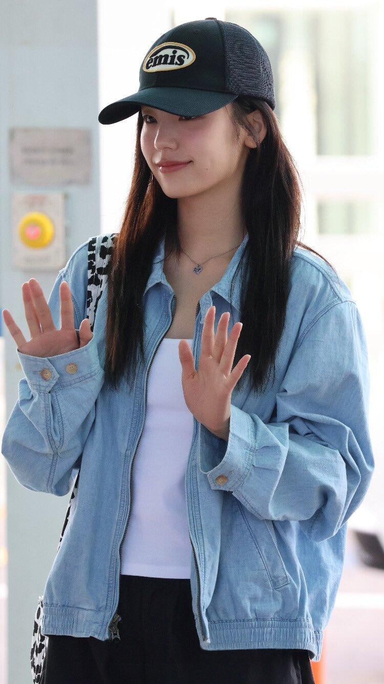 2026 New GS Colour Embroidered Denim Jacket (CC904-B60)
