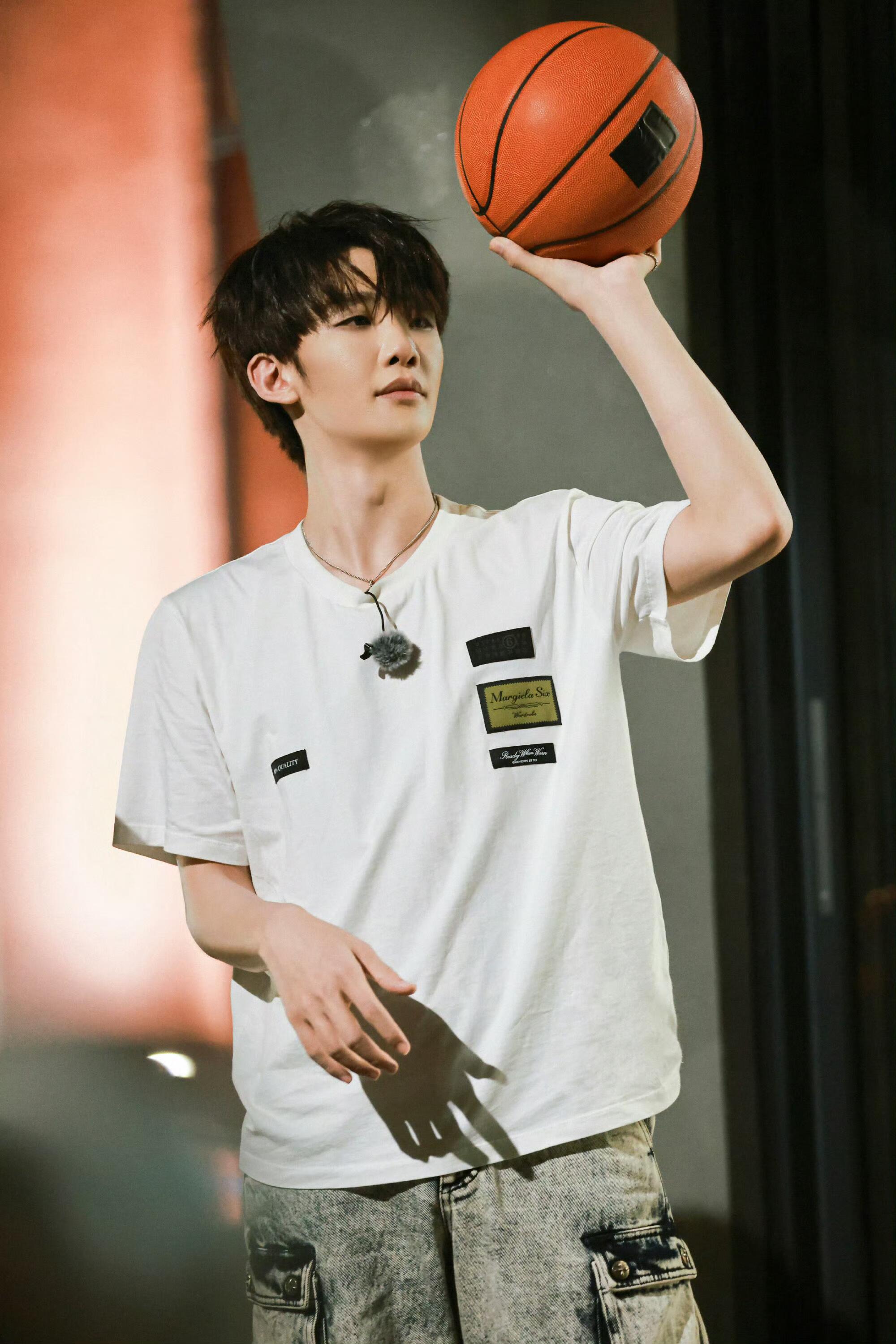 2026 New GS Digital Label Short-Sleeved T-Shirt (AA592-A15)