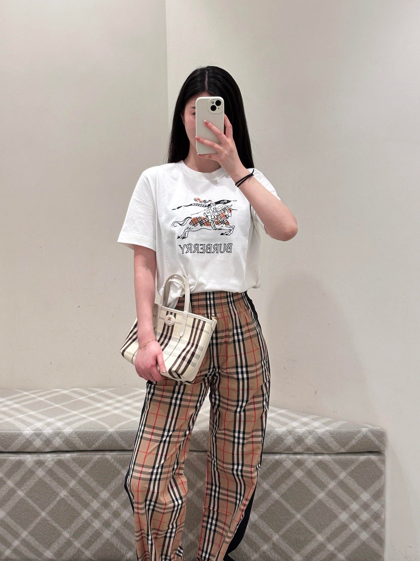 2026  Women's GS Sketch Knight Logo Short-Sleeved T-Shirt (DD117)