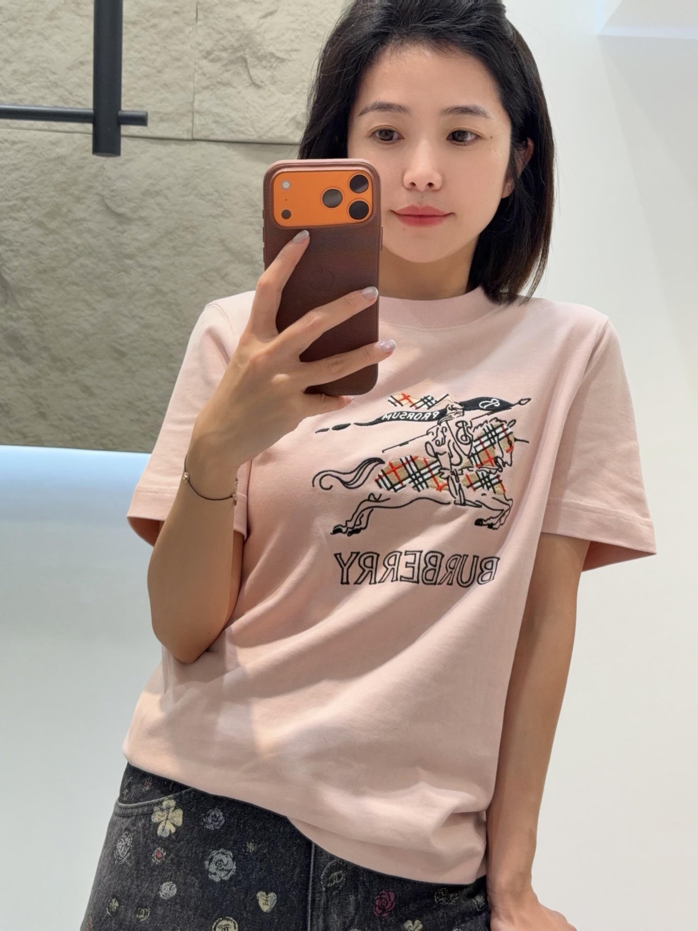 2026  Women's GS Sketch Knight Logo Short-Sleeved T-Shirt (DD117)
