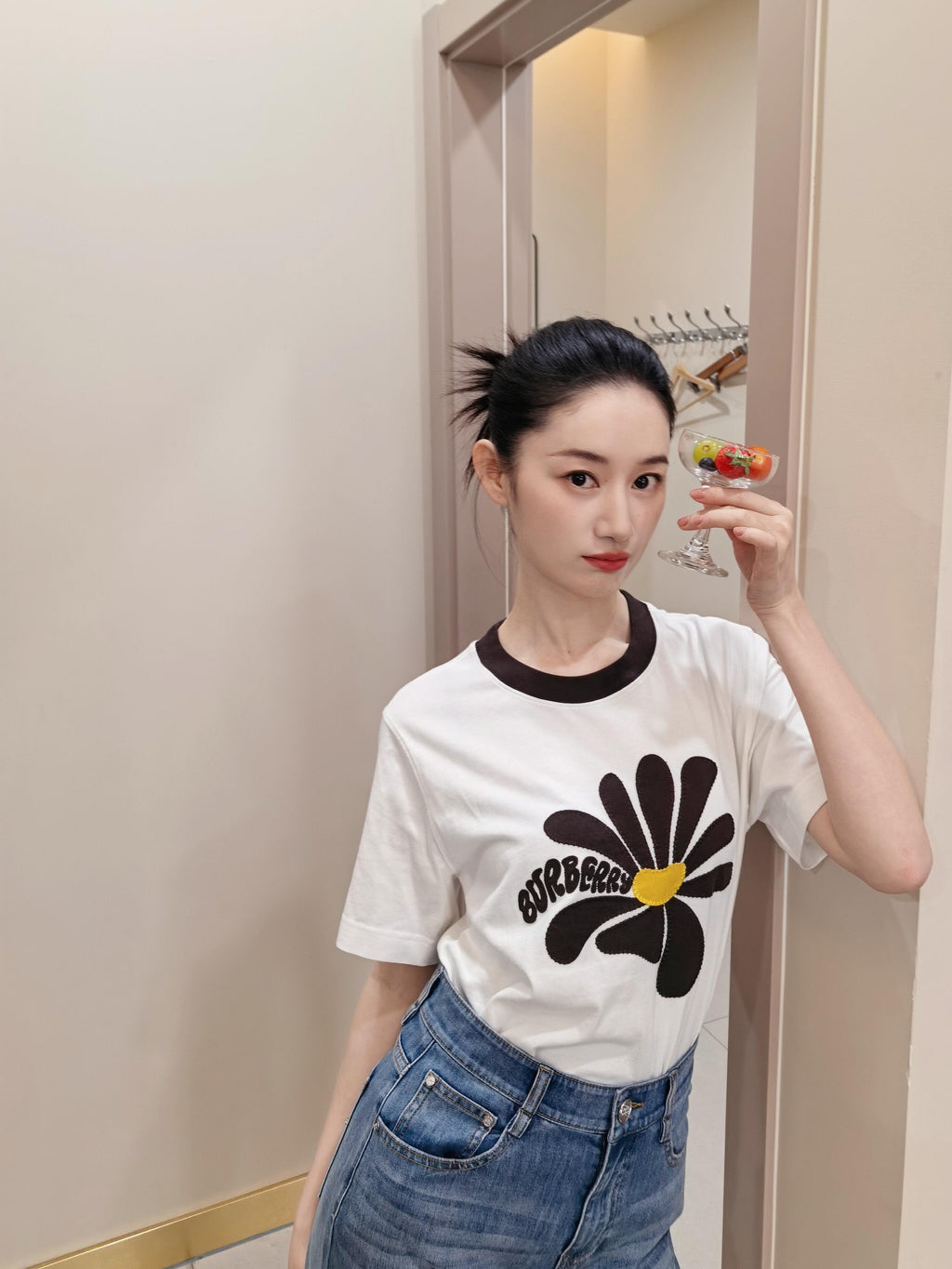 2026 Women's GS Daisy Embroidered Short-Sleeved Top (DD120)