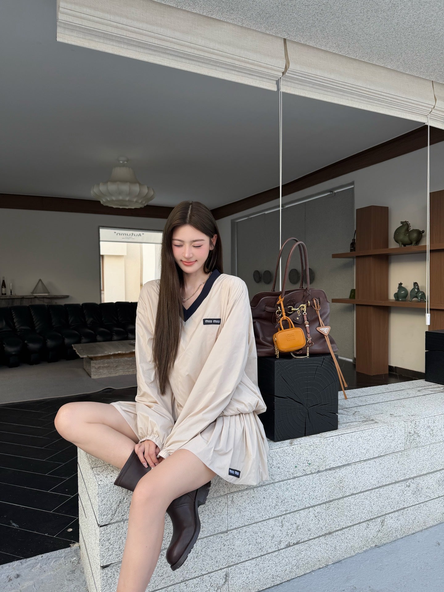 2026 Women's GS Logo V-neck Sweater (FF763)