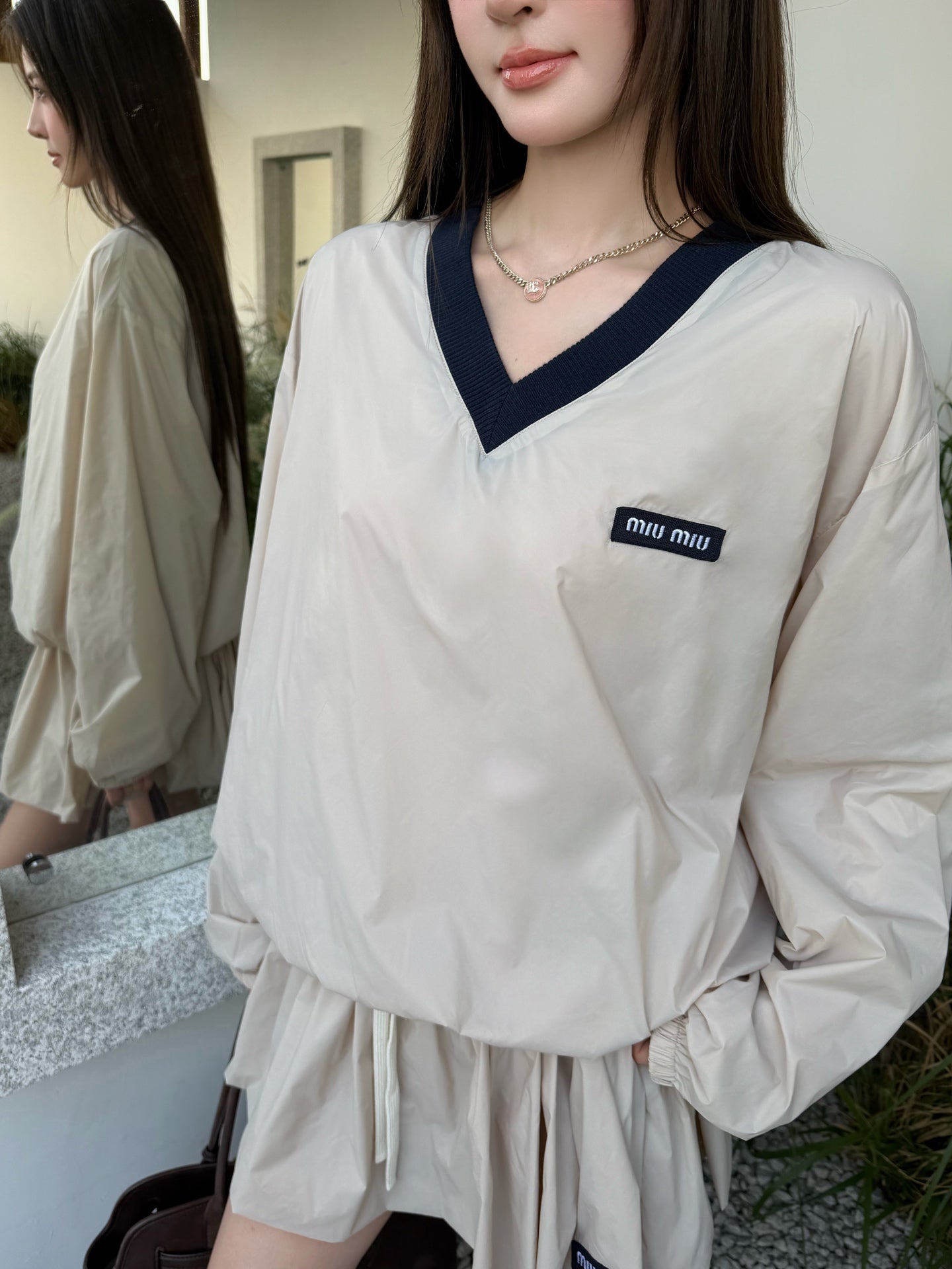 2026 Women's GS Logo V-neck Sweater (FF763)