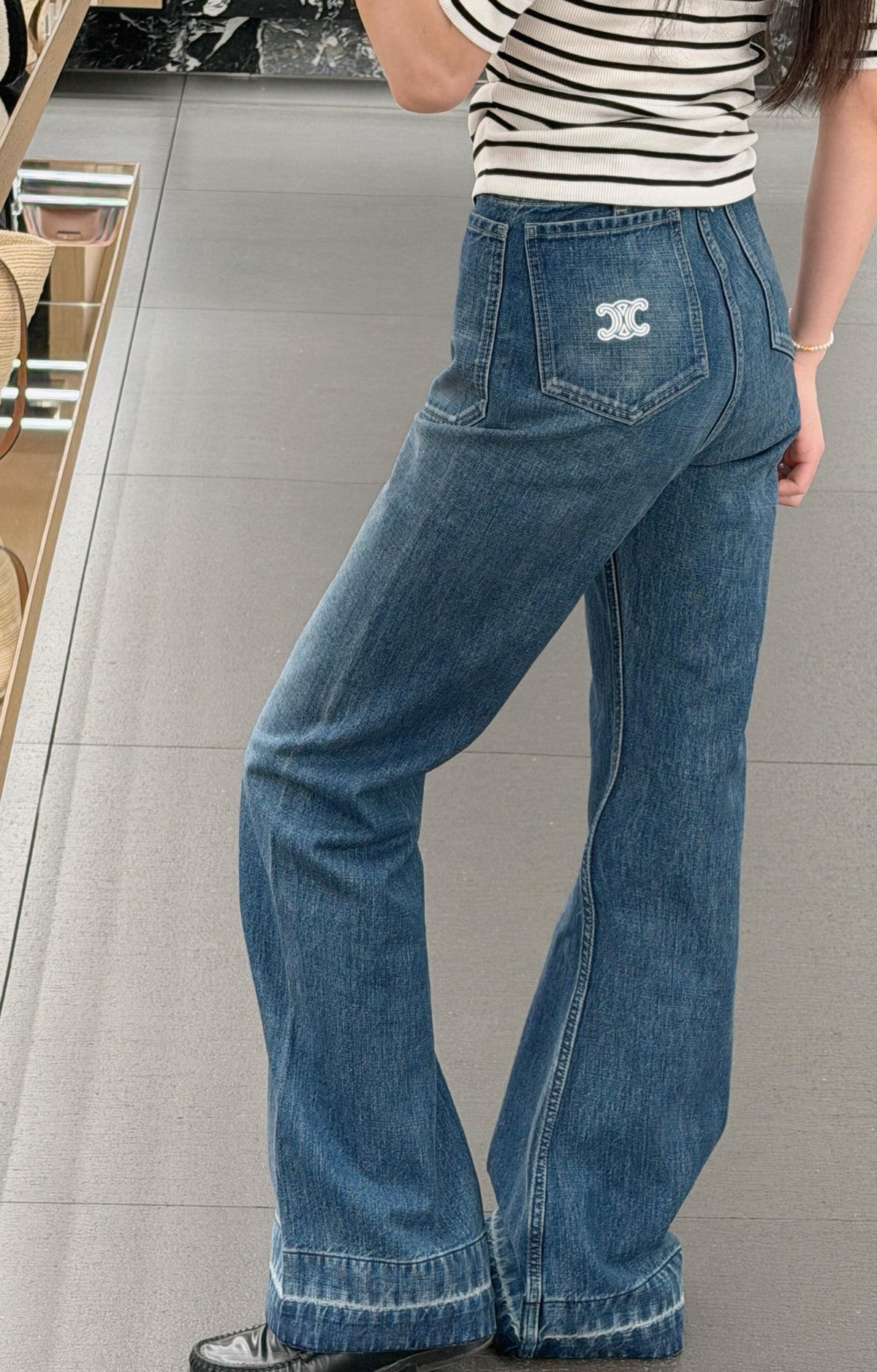 2026 Women's GS Logo Flared Denim Jeans (EE427)