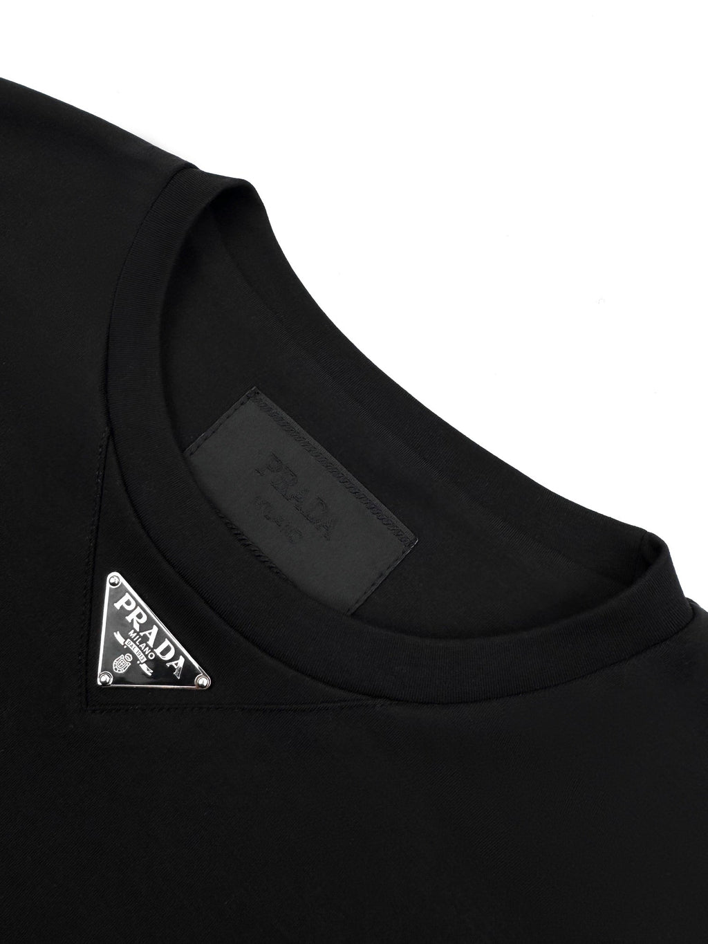 2026 New GS T-shirt with Chest Triangle Logo (25214-A20)