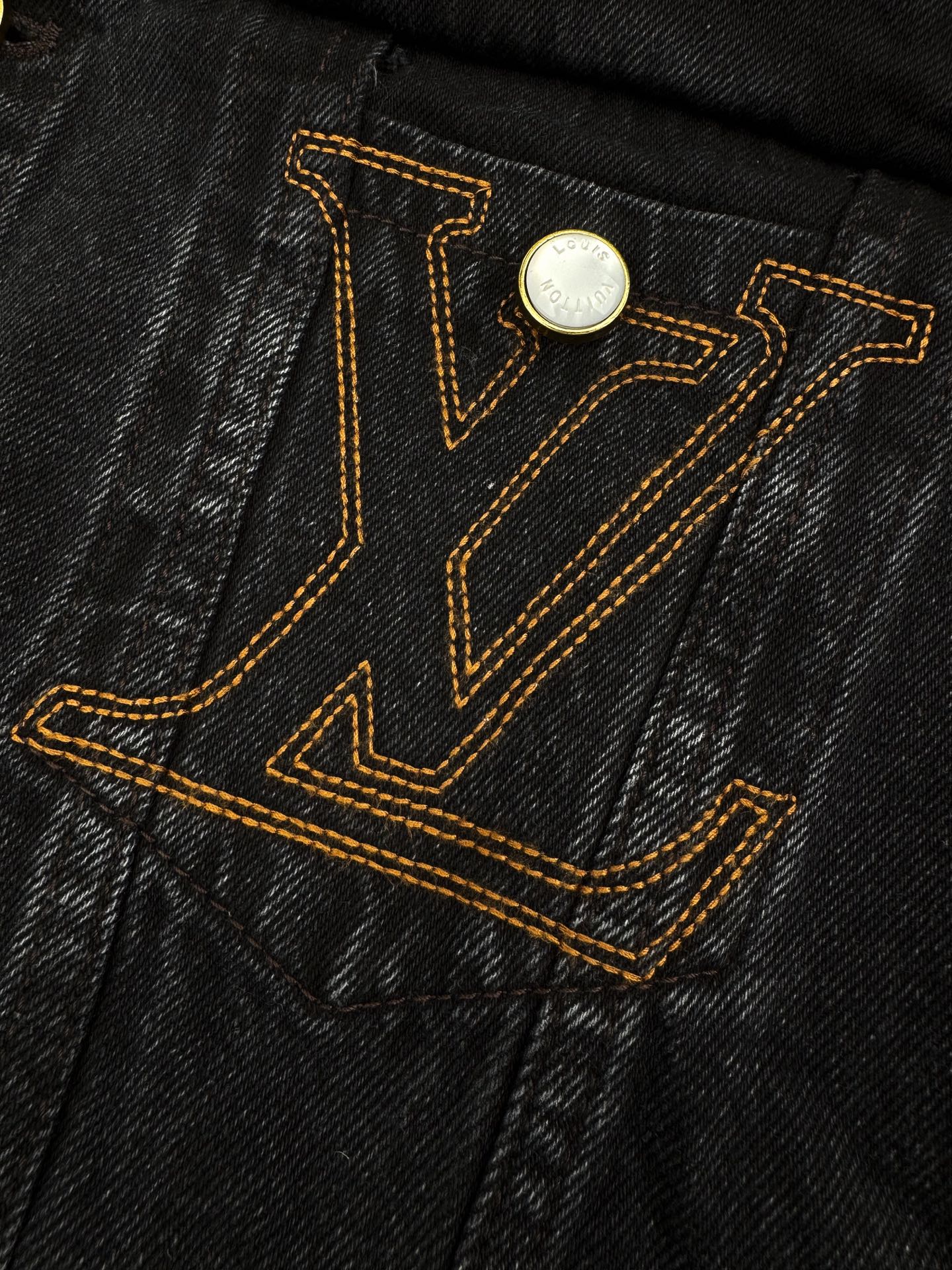 2026 New GS Embroidered Logo Denim Jacket (BB740-B75)
