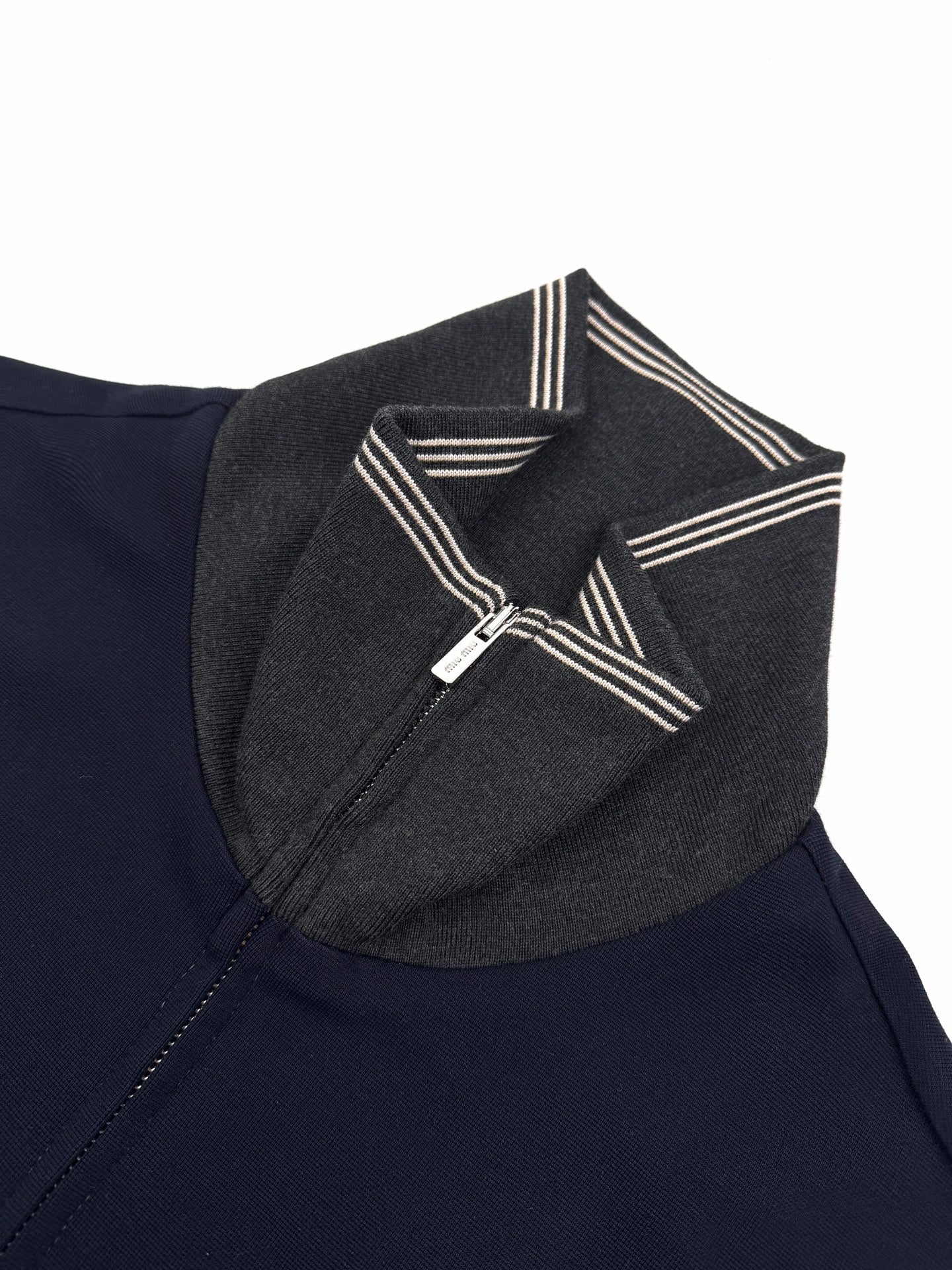 2026 New GS Embroidered Logo Zip Jacket (CC906-C10)