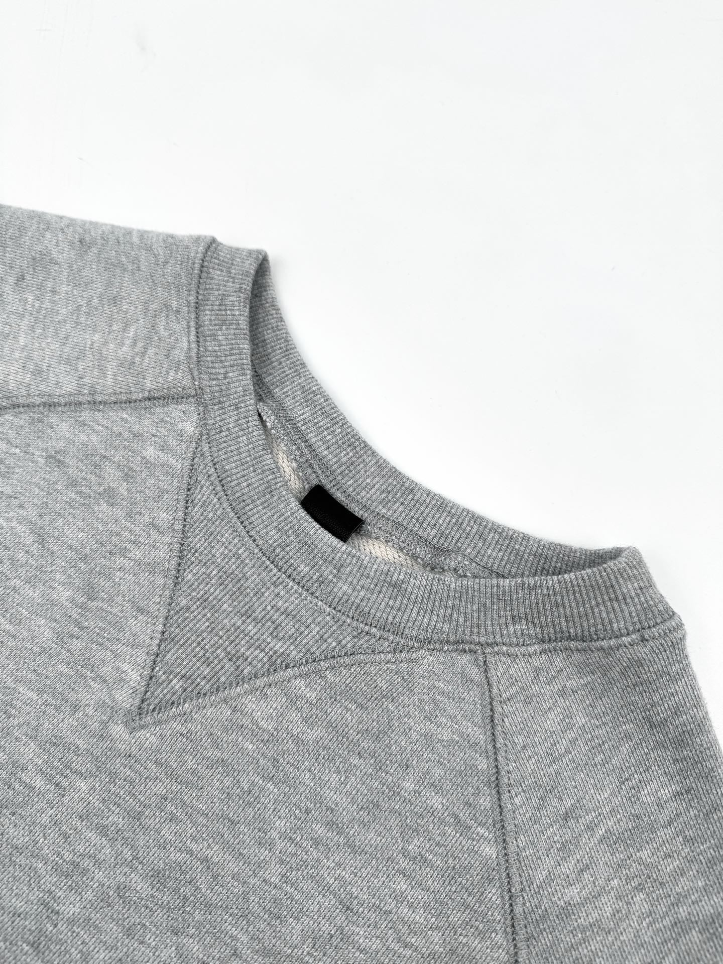 2026 New GS Logo Crew Neck Sweatshirt (CC917-B20)