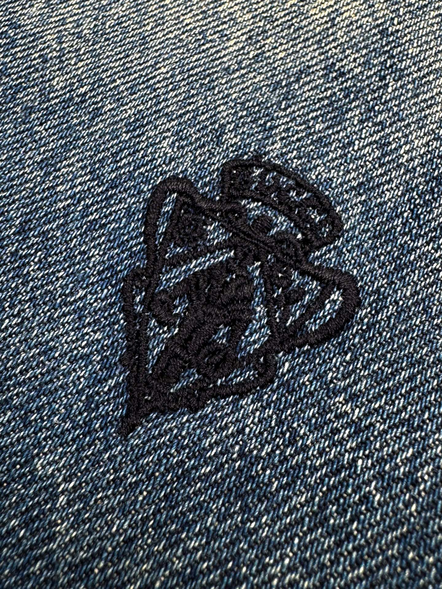 2026 New GS Embroidered Family Crest Denim Shirt (BB734-B40)
