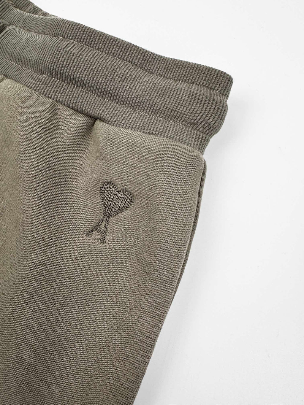 2026 New GS  Heart Embroidered Shorts (MM037-A50)