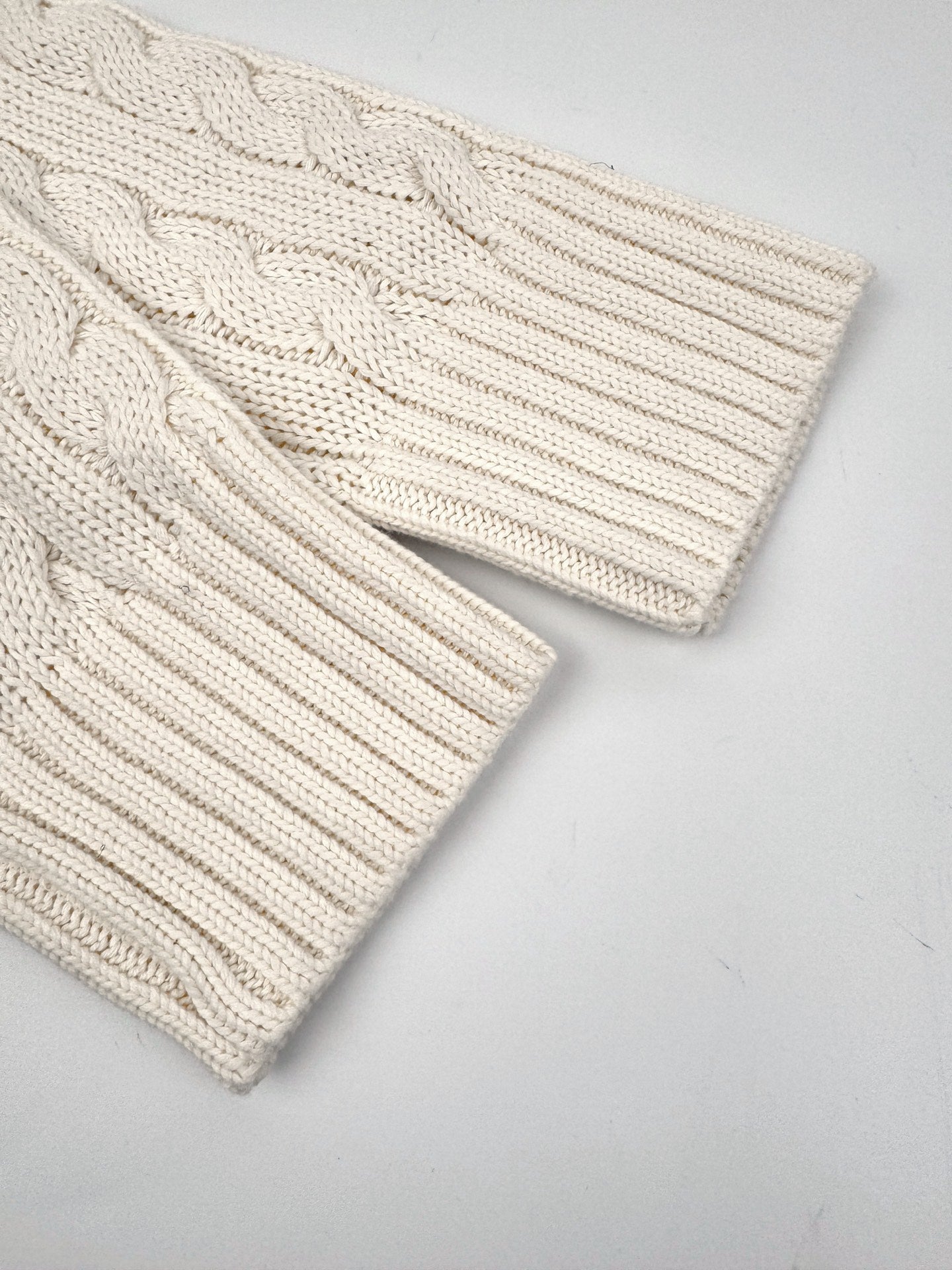 2026 New GS Twisted Knit Sweater (25280-B45)