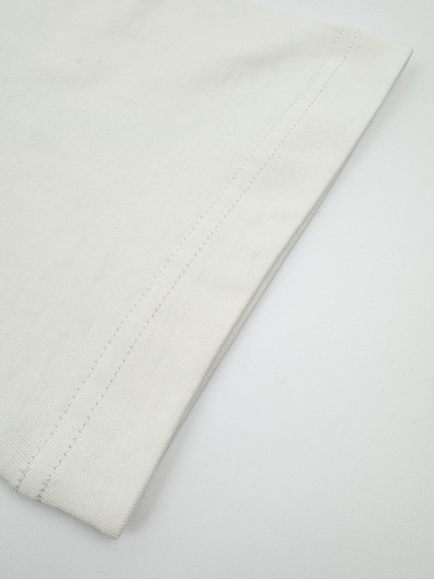 2026 New GS  Short-Sleeved T-Shirt with Heart-Shaped Text Print (AA555-A00)