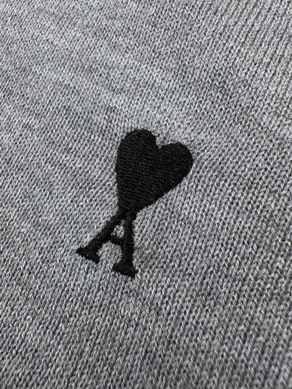 2026 New GS  Short-Sleeved Sweater with Heart Embroidery (AA588-A50)