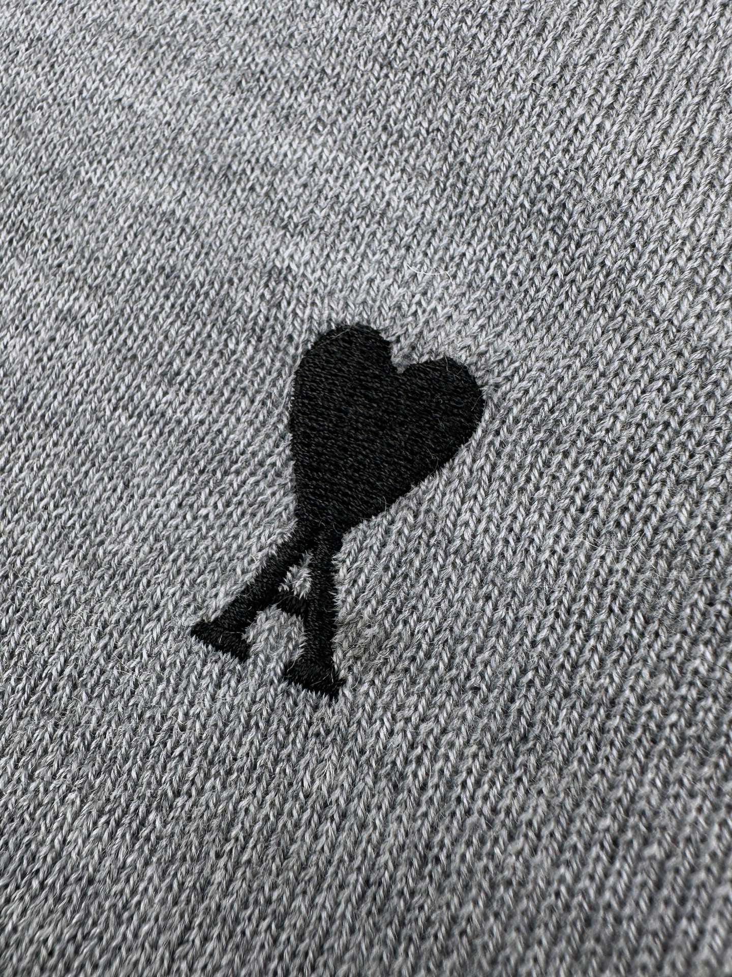 2026 New GS  Short-Sleeved Sweater with Heart Embroidery (AA588-A50)