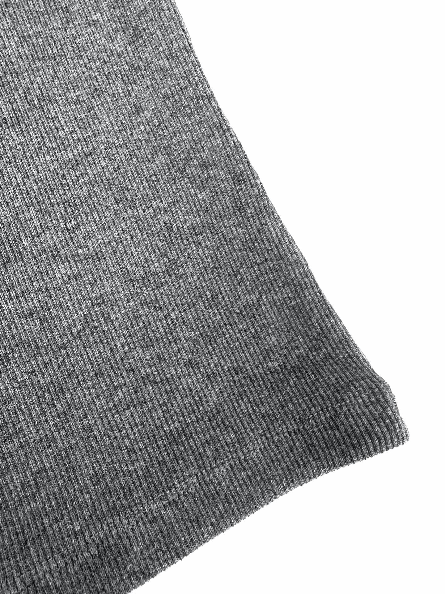 2026 Women’s GS Logo V-neck Top (FF718)