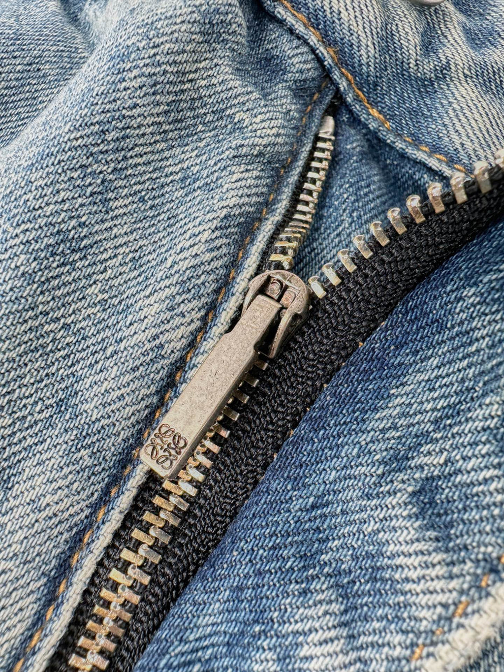 2026 Women’s GS Embroidered Leather-Tagged Jeans (EE414)