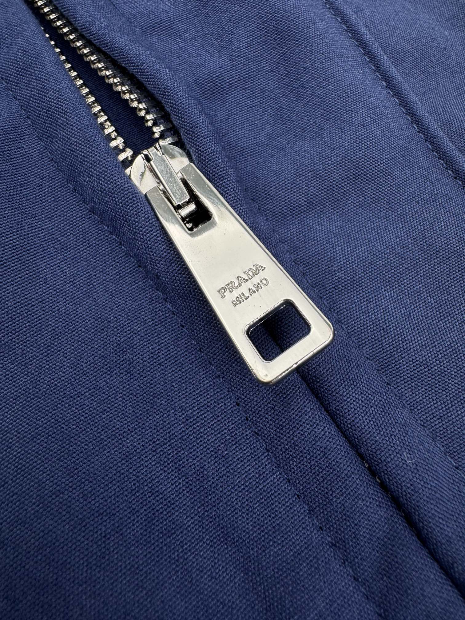 2026 New GS Colour-Blocked Logo Jacket (MM083-B60)
