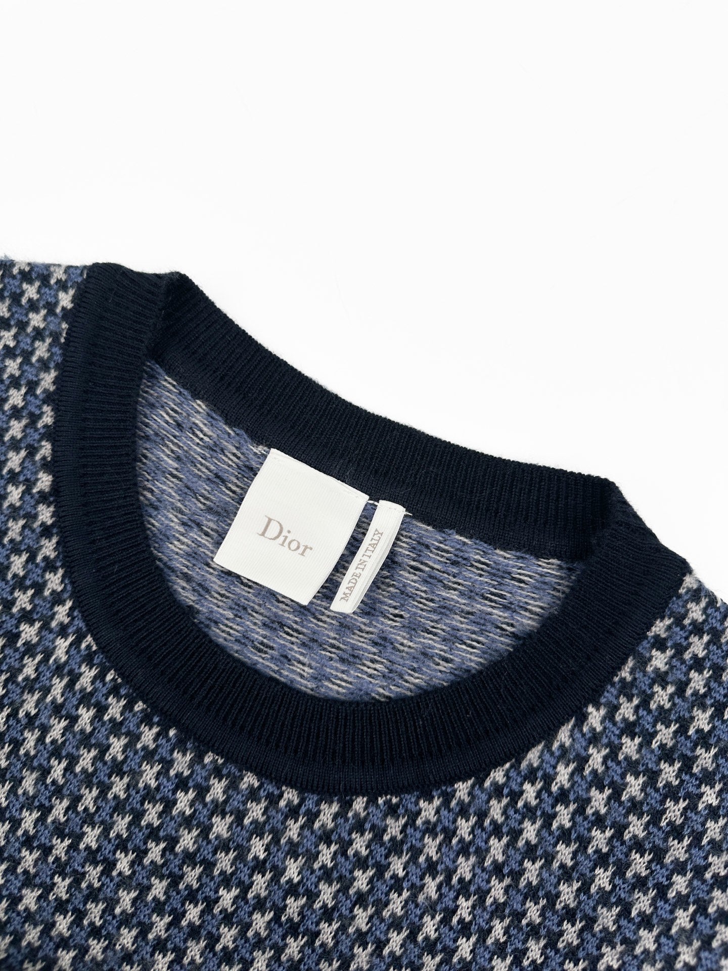 2026 Women’s GS Jacquard Embroidered Short-Sleeved Jumper (DD110)