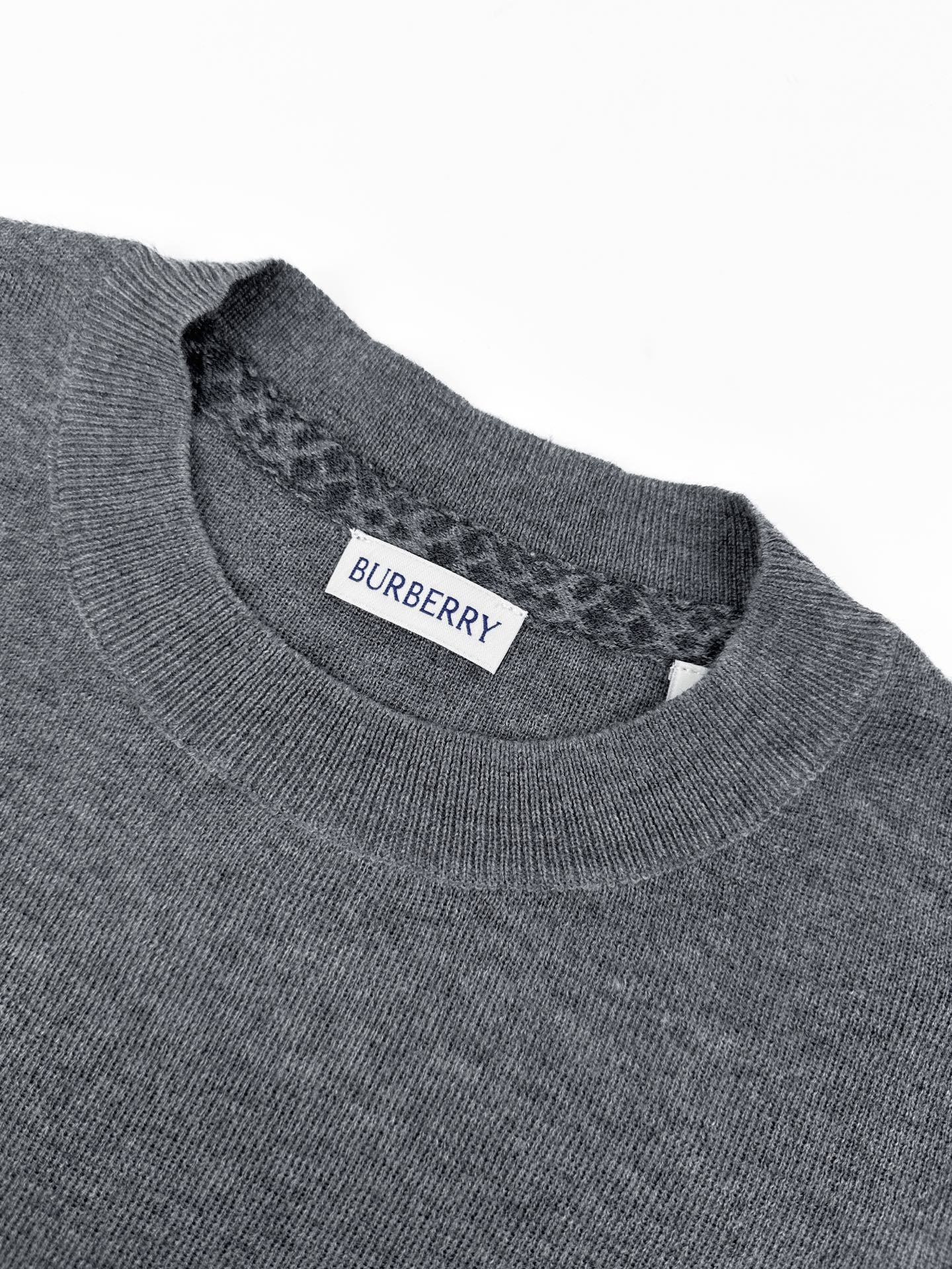 2026 New GS Logo Embroidered Short-Sleeved Sweater (AA597-A50)