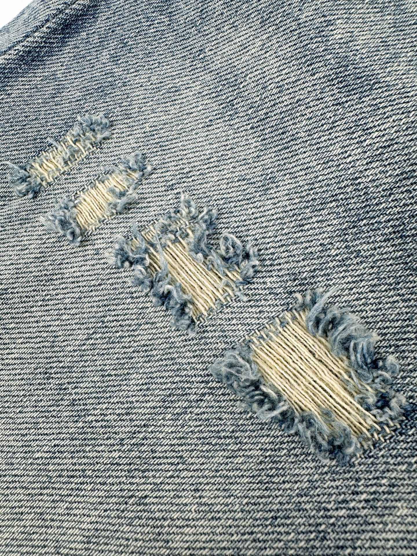 2026 New Arrival GS Distressed Ripped Jeans (CC994-B60)