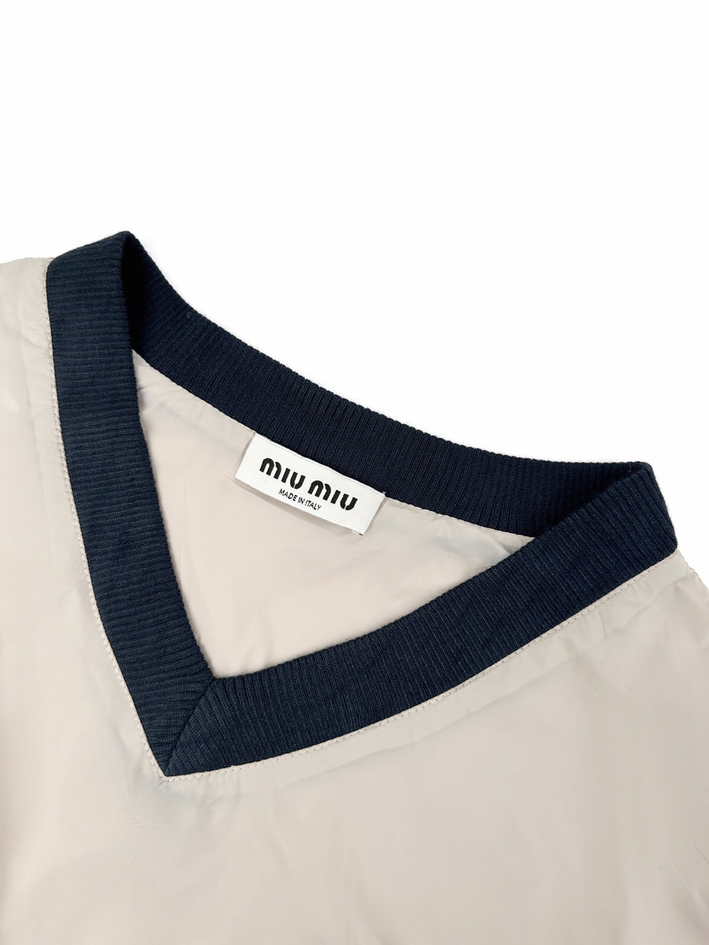 2026 Women's GS Logo V-neck Sweater (FF763)