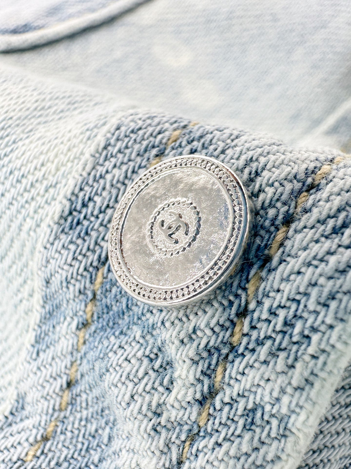 2026 Women's GS Logo Washed Denim Pearl Shirt (FF805)