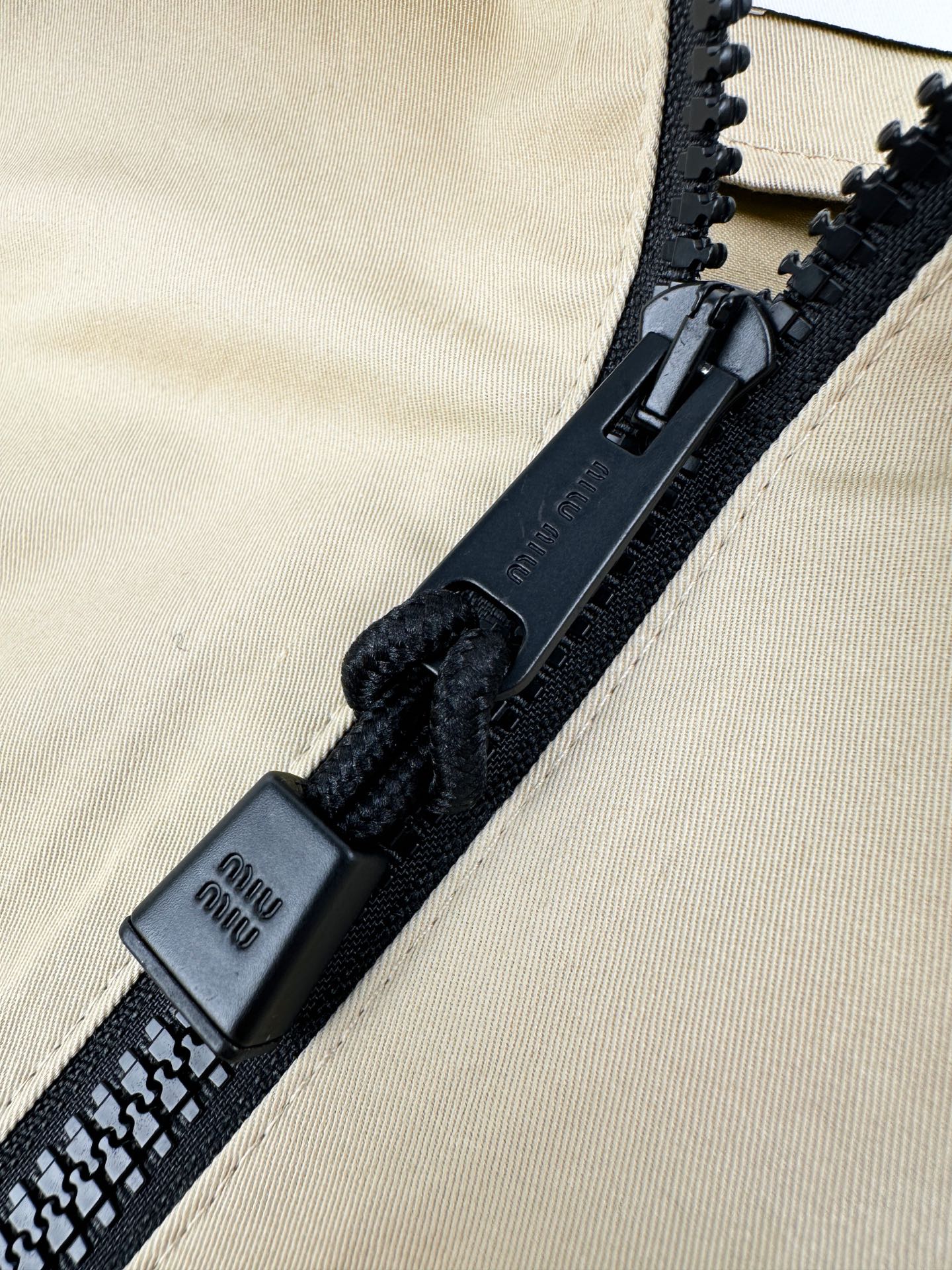 2026 Women's GS Logo Zipper Coat (FF806)