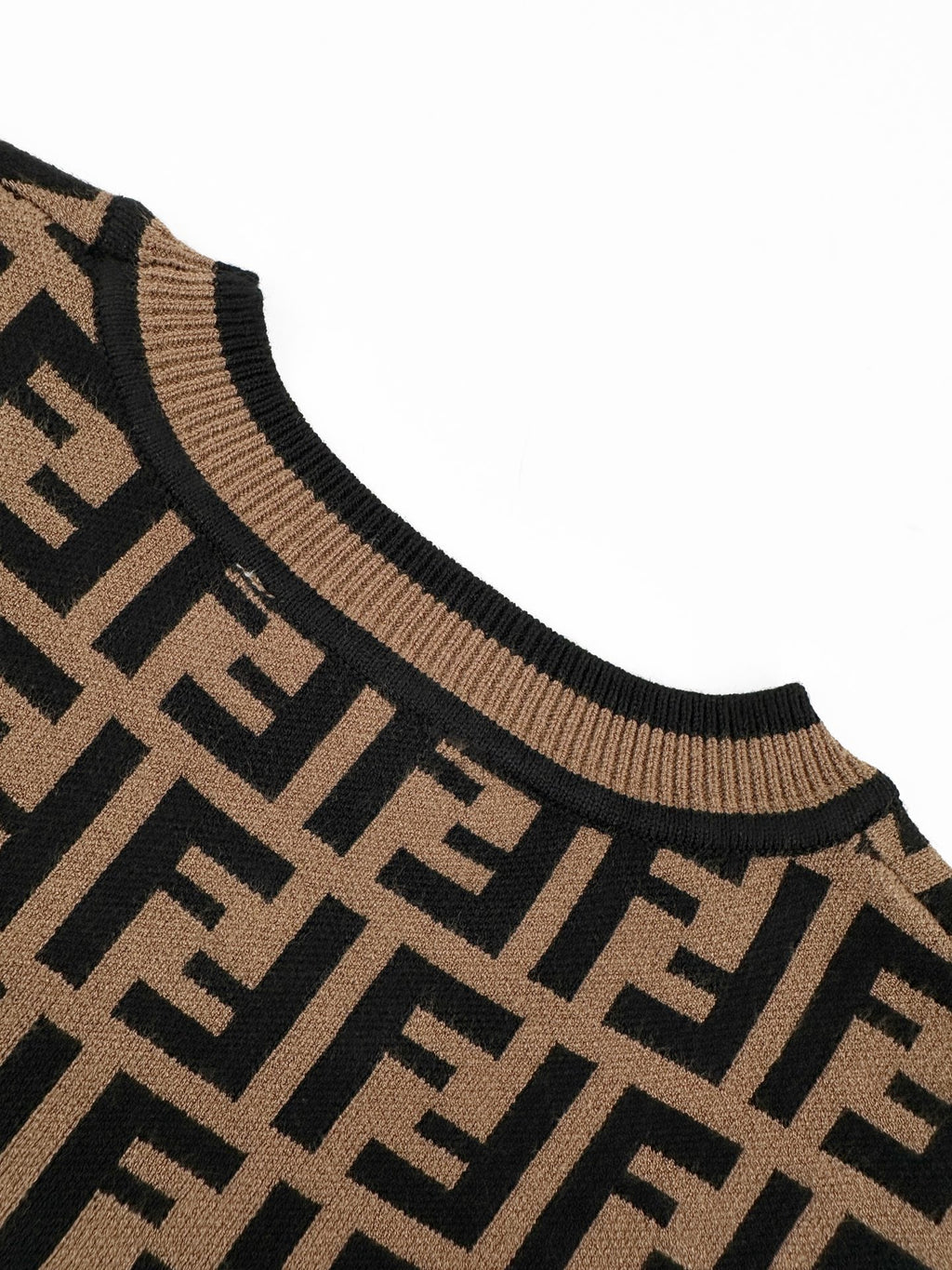 2026 Women's GS Full-Print Round-neck Sweater (DD170)