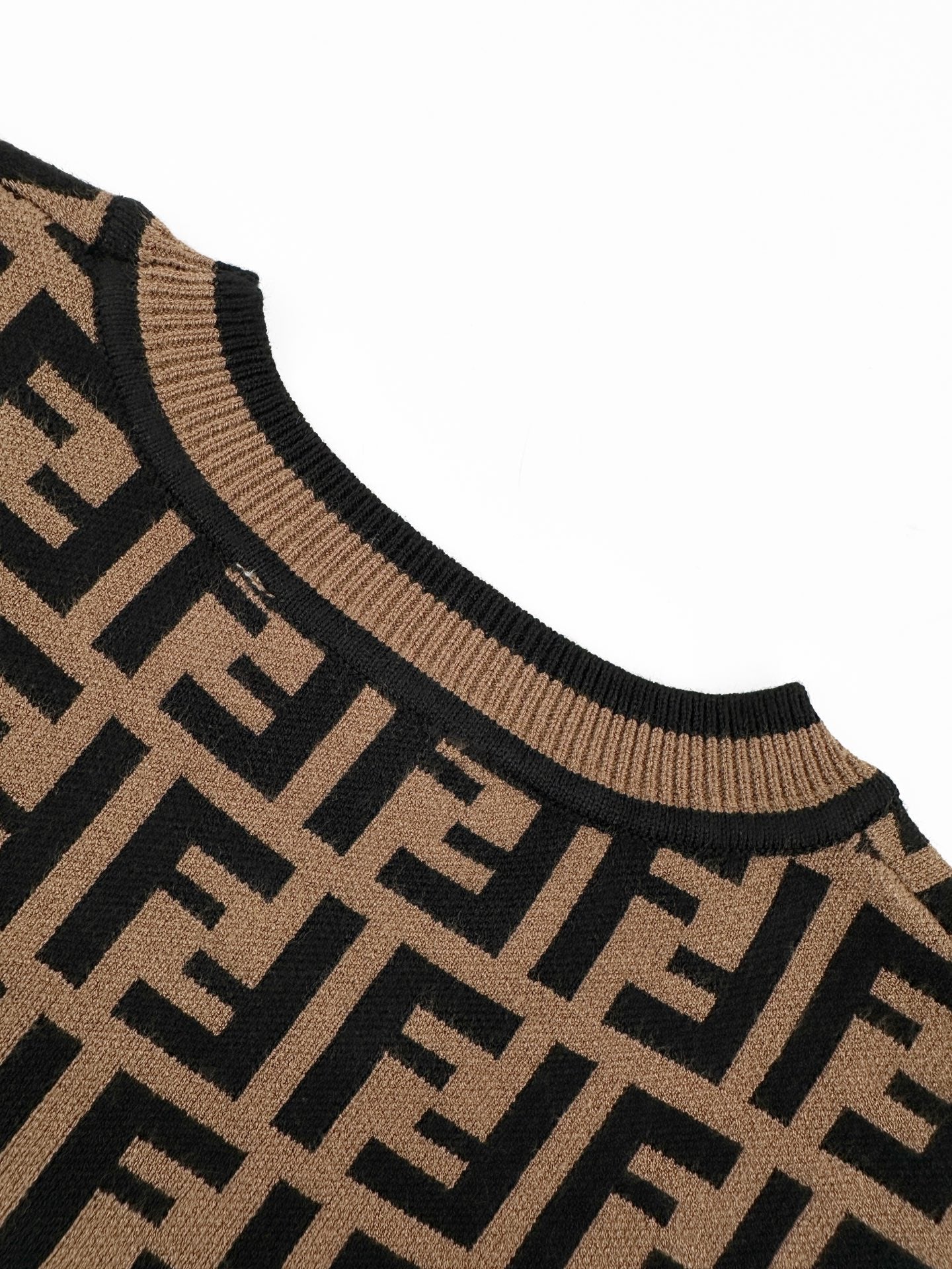 2026 Women's GS Full-Print Round-neck Sweater (DD170)