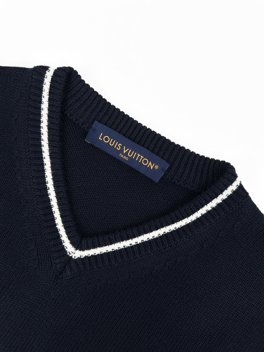 2026 New Model GS Embroidered Twisted Knit V-Neck Sweater (AA675-B25)