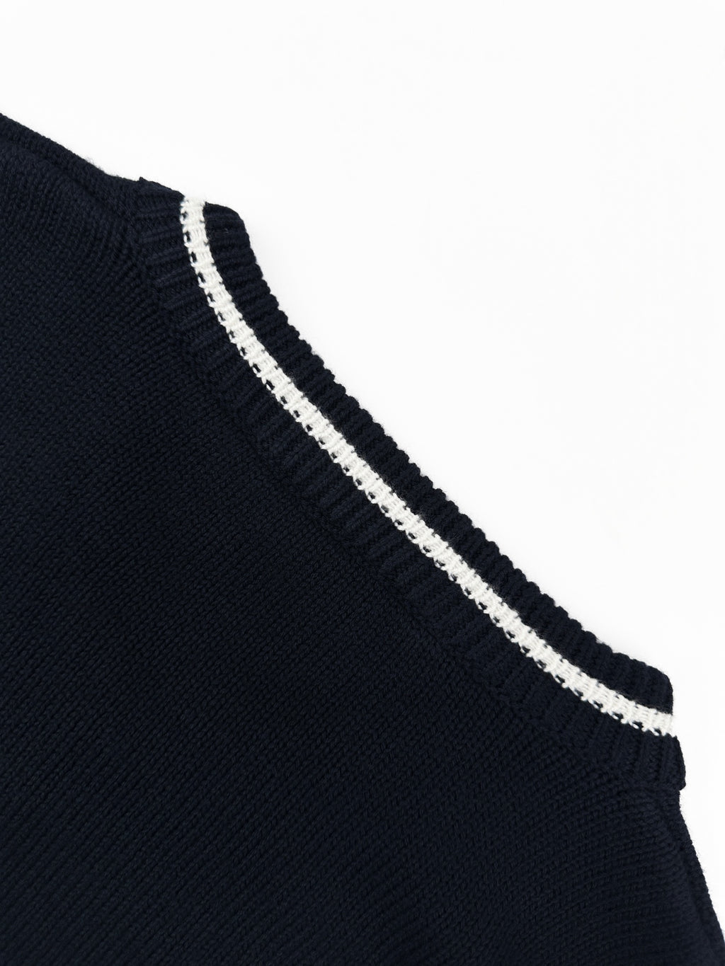 2026 New Model GS Embroidered Twisted Knit V-Neck Sweater (AA675-B25)
