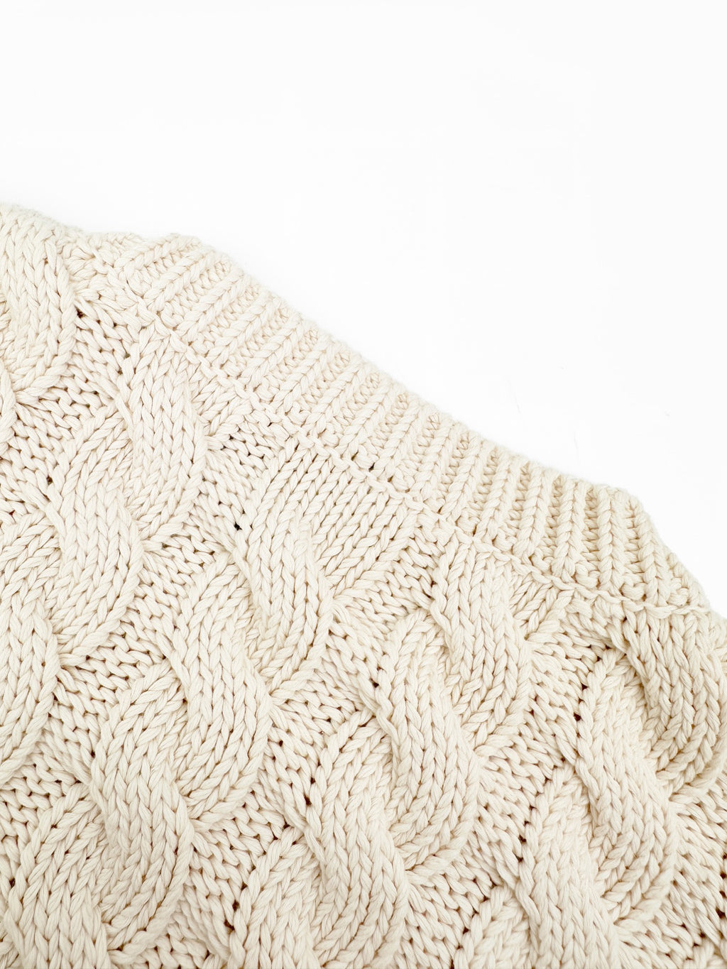 2026 Women's GS Plaid Knitted Sweater (DD135)