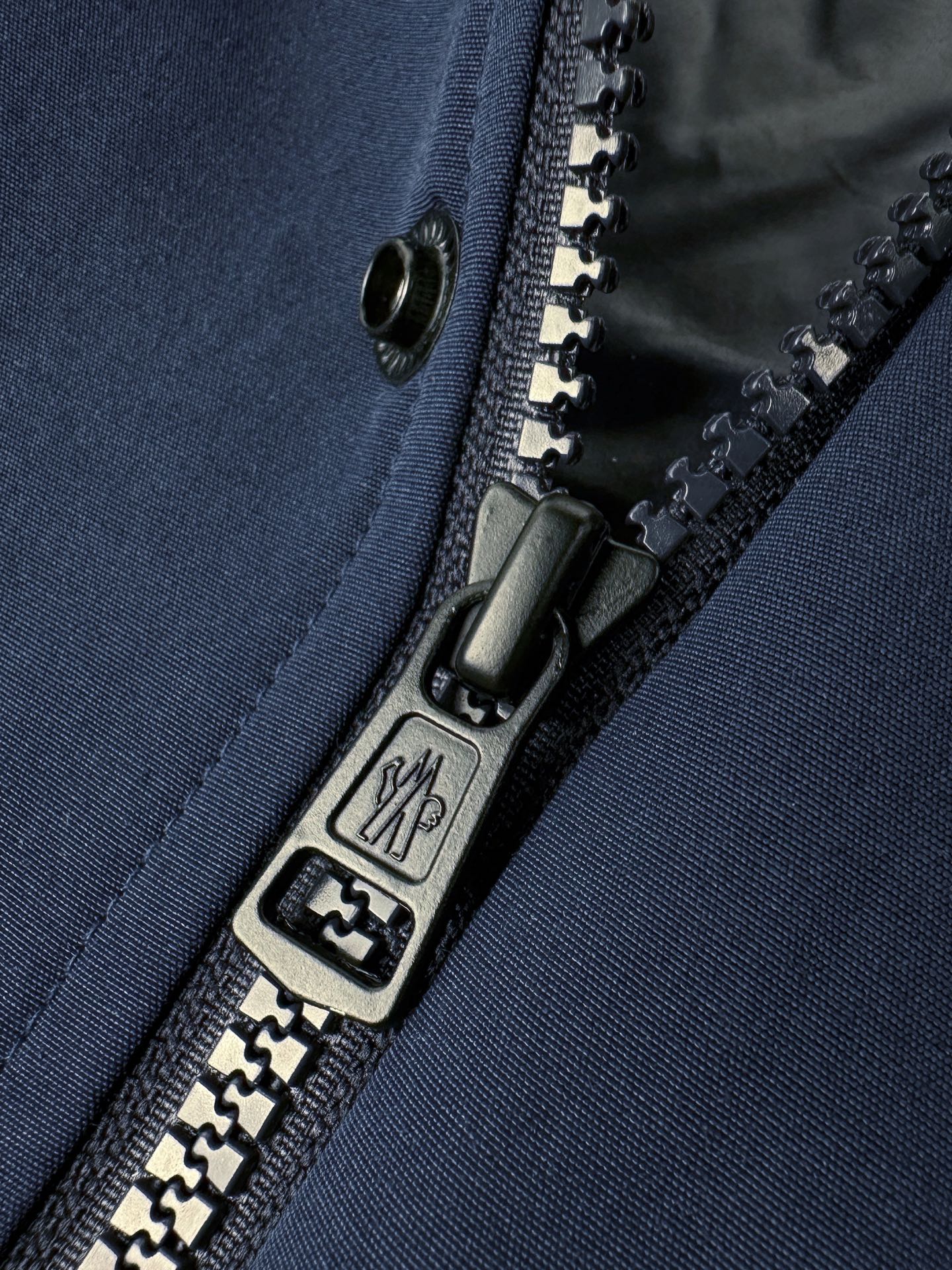 2026 New Model GS Embroidered Logo Coat (AA625-B85)