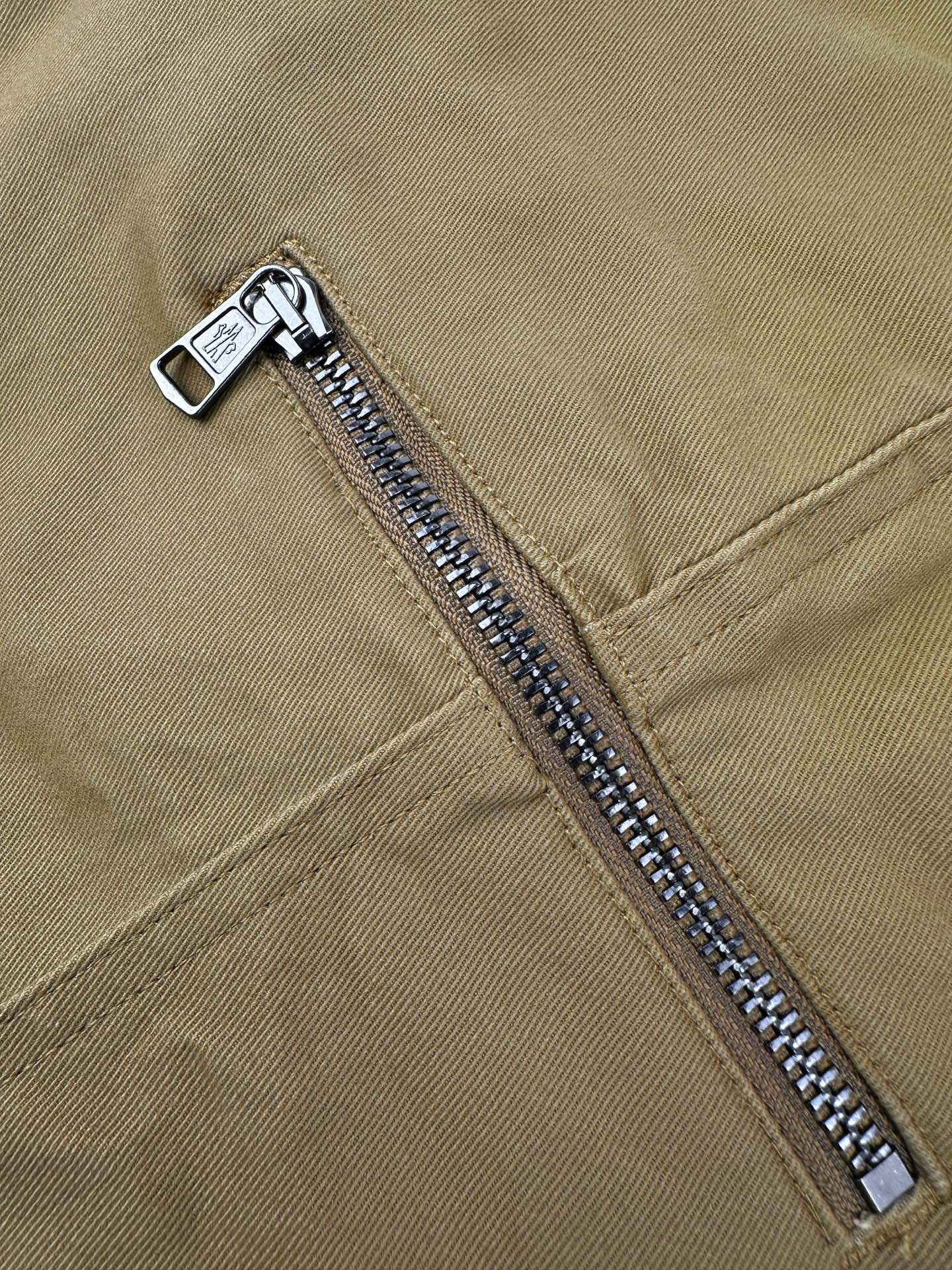 2026 New Model GS Logo Zippered Pouch Pants (BB4031-B30)
