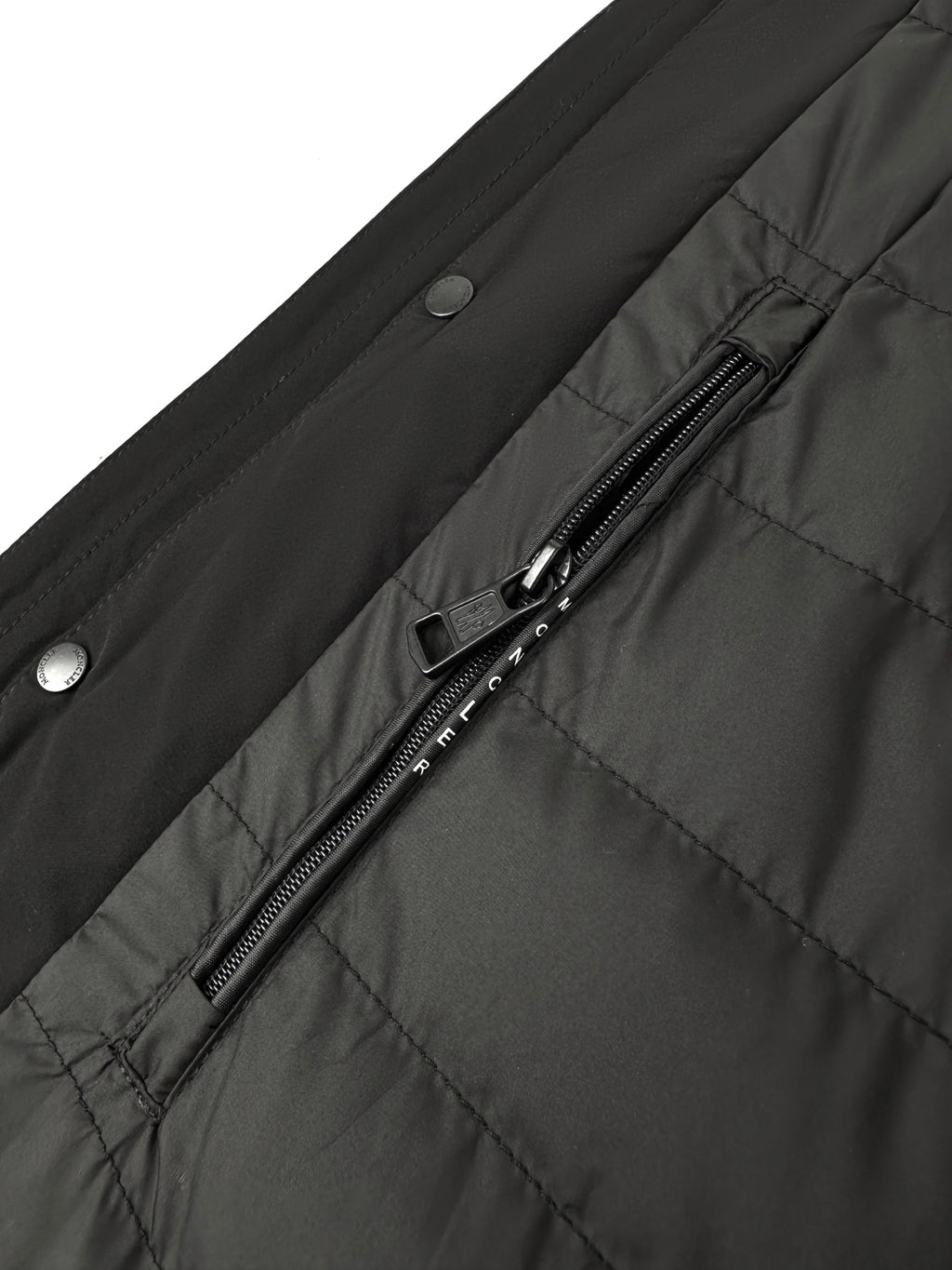 2026 New GS Leather Patch Logo Down Jacket (AA679-D35)