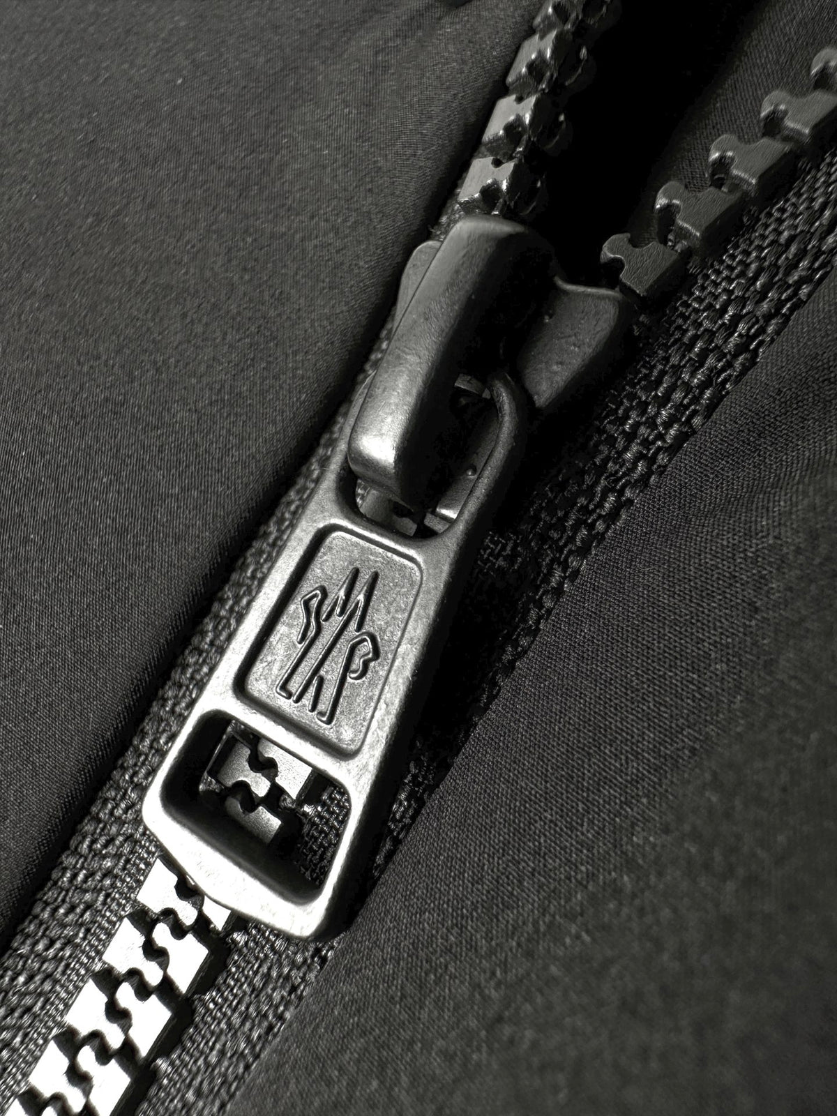 2026 New GS Leather Patch Logo Down Jacket (AA679-D35)