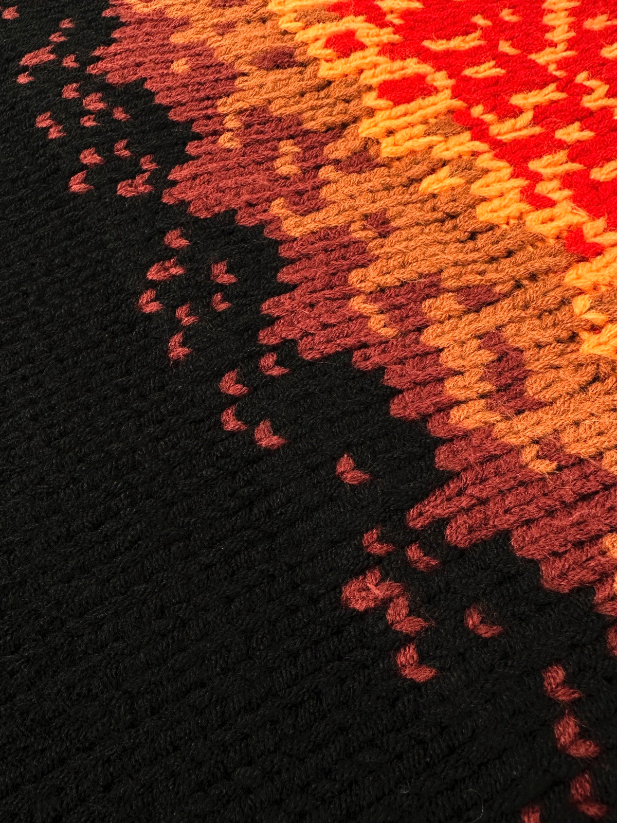 2026 New Model GS Logo Volcano Plaid Sweater (AA1019-C00)